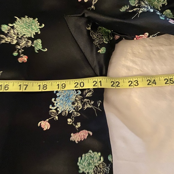 Vintage Hong Kong Dynasty Brocade Dress/Robe - Picture 14 of 15
